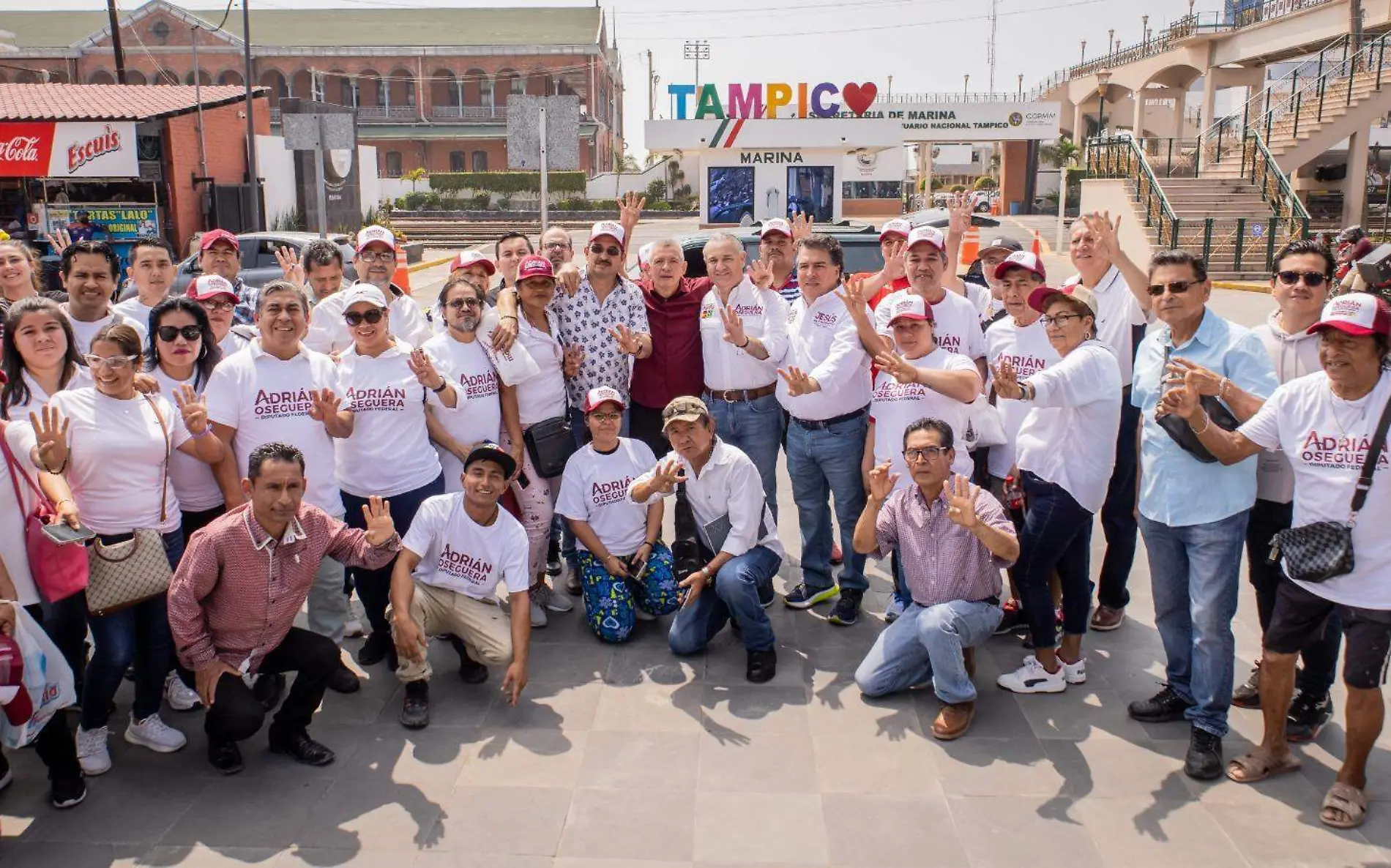 Adrián Oseguera visitó a los comerciantes del mercado de Tampico Adrián Oseguera (3)